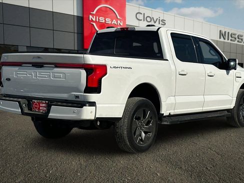 Used 2022 Ford F150 Lightning Lariat image 3
