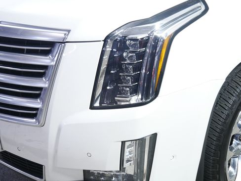Certified 2018 Cadillac Escalade Platinum AWD/4WD image 16