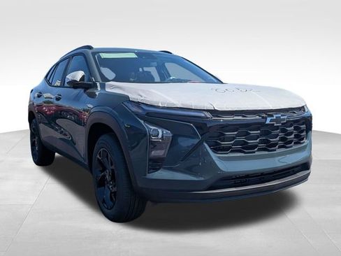 New 2026 Chevrolet Trax LT w/ Driver Confidence Package FWD image 1