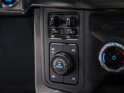 Certified 2022 Ford F150 Lariat w/ Equipment Group 502A High image 33