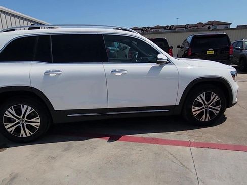 Used 2025 Mercedes-Benz GLB 250 image 4