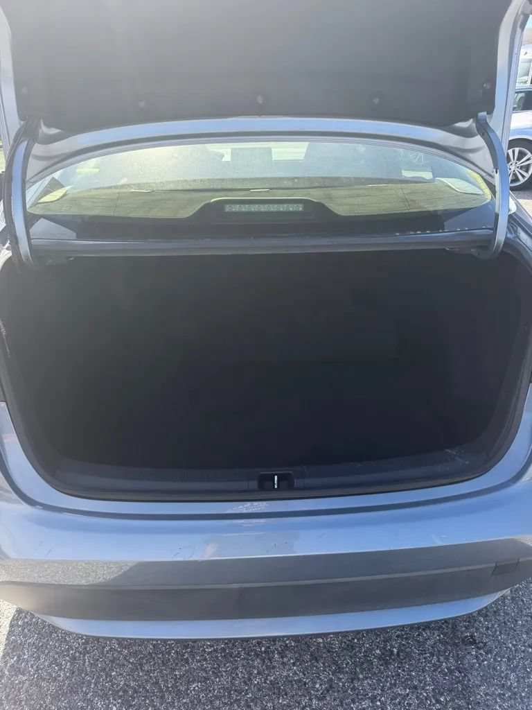 Used 2020 Toyota Corolla LE FWD image 22