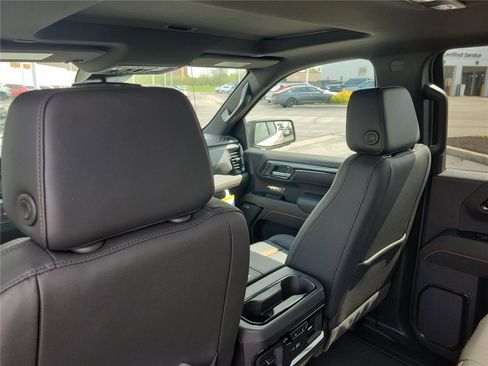 New 2026 GMC Sierra 1500 AT4 w/ AT4 Premium Package image 13