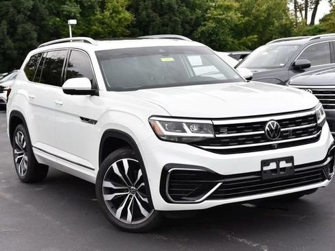 Certified 2022 Volkswagen Atlas SEL Premium AWD/4WD image 2