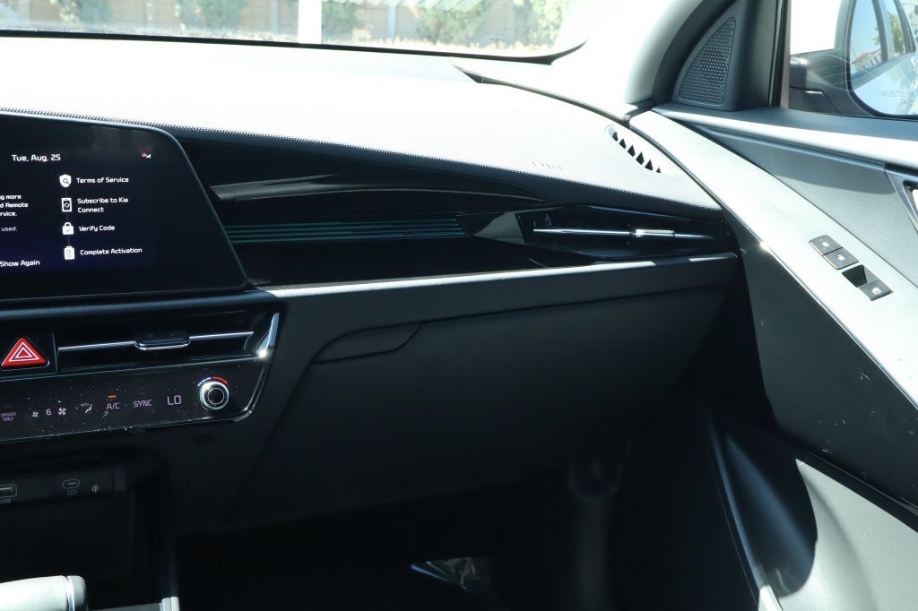 Used 2023 Kia Niro EX FWD image 25