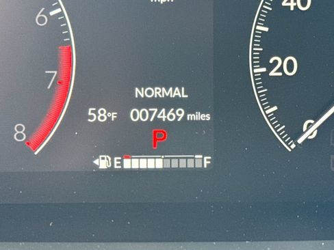 Used 2025 Honda CR-V EX-L image 11