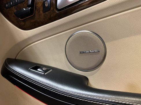 Used 2015 Mercedes-Benz SLK 250 w/ Premium Package image 34