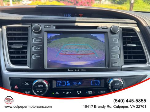 Used 2019 Toyota Highlander XLE image 25