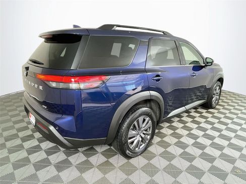 Used 2025 Nissan Pathfinder SV AWD/4WD image 9