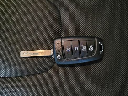 Used 2024 Hyundai Elantra SE FWD image 32