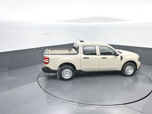 Certified 2025 Ford Maverick XL FWD image 30