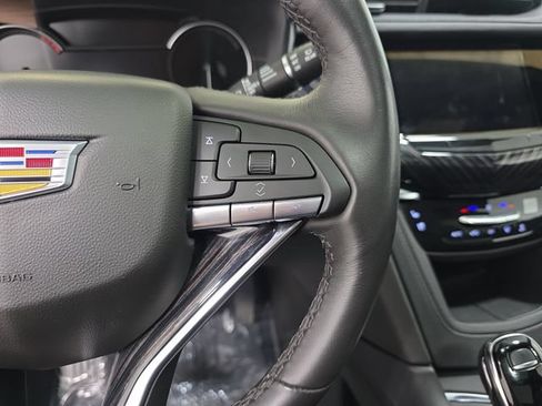 Certified 2025 Cadillac XT6 Premium Luxury AWD/4WD image 15