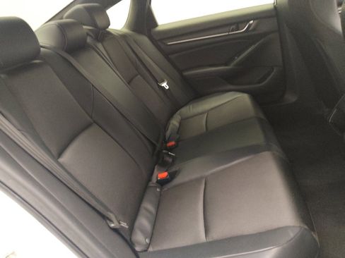 Used 2018 Honda Accord Sport image 19