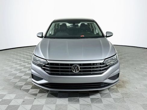 Used 2019 Volkswagen Jetta SE FWD image 2