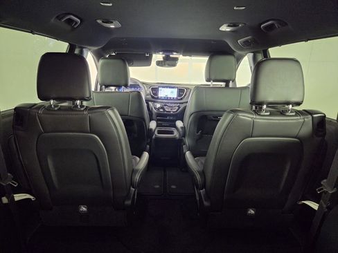 New 2026 Chrysler Pacifica Select FWD image 21
