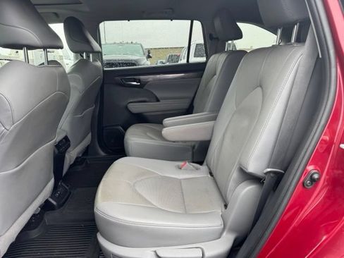 Used 2021 Toyota Highlander Limited AWD/4WD image 12