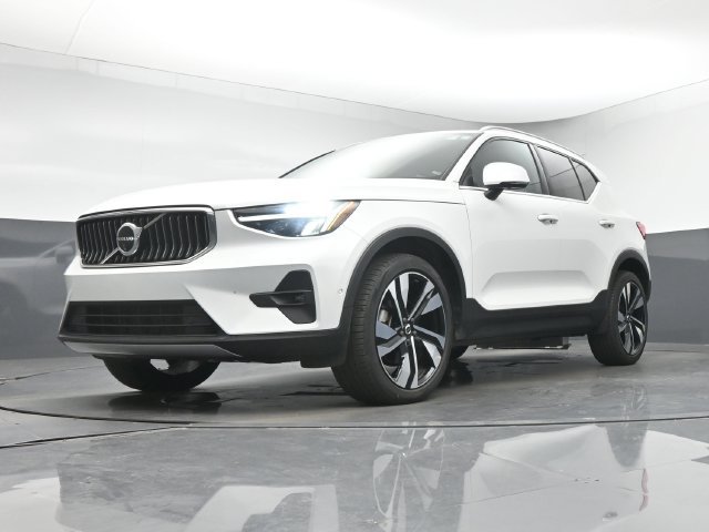 Used 2024 Volvo XC40 B5 Plus w/ Climate Package AWD/4WD image 12