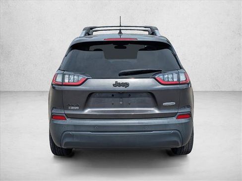 Used 2019 Jeep Cherokee Latitude Plus w/ Cold Weather Group AWD/4WD image 7
