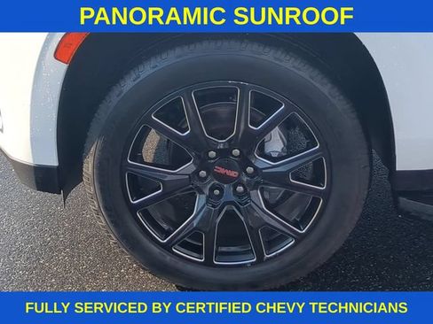 Used 2023 GMC Yukon XL Denali AWD/4WD image 17