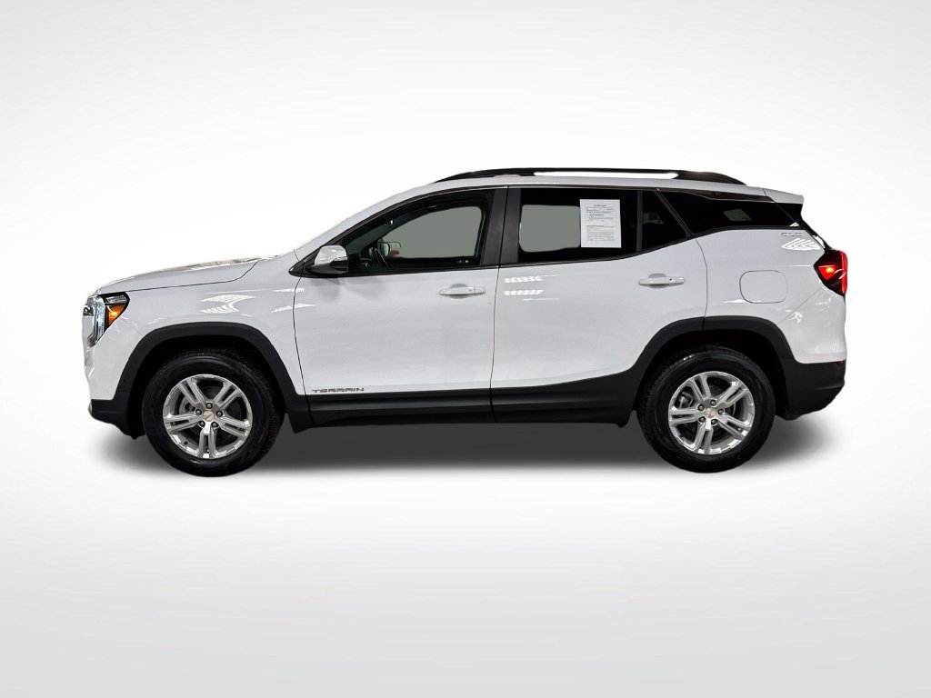 Used 2024 GMC Terrain SLE w/ Driver Convenience Package AWD/4WD image 2