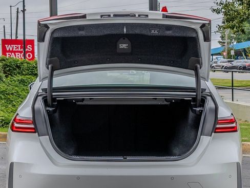 Used 2025 BMW 530i w/ Premium Package image 25