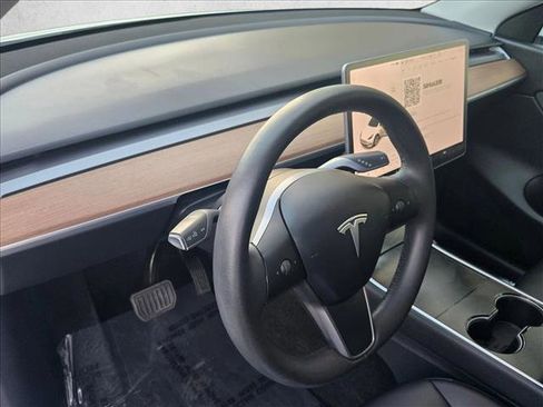 Used 2020 Tesla Model Y Long Range image 10