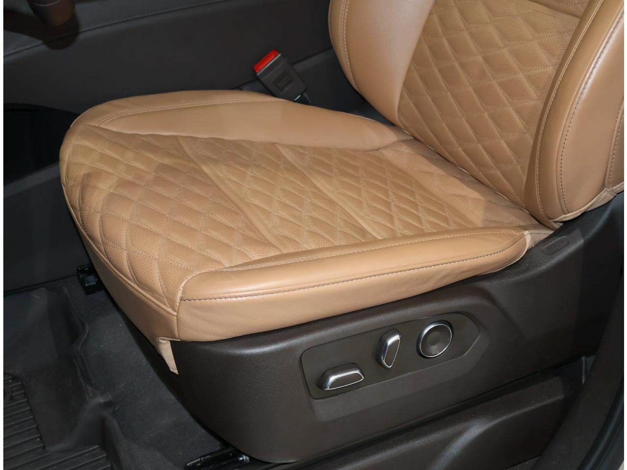 Used 2024 Cadillac Escalade Sport w/ LPO, ONYX Package AWD/4WD image 12