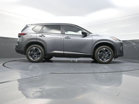 Used 2024 Nissan Rogue SV AWD/4WD image 39