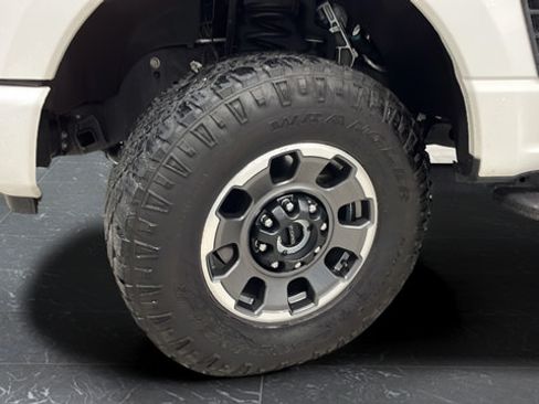 Used 2023 Ford F350 Platinum w/ Tremor Off-Road Package AWD/4WD image 38