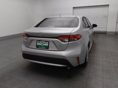 Used 2021 Toyota Corolla LE image 7