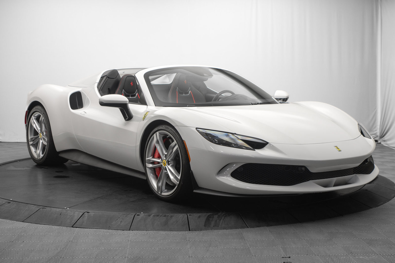 Used 2025 Ferrari 296 GTS RWD image 9