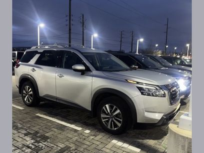 Used 2022 Nissan Pathfinder SL