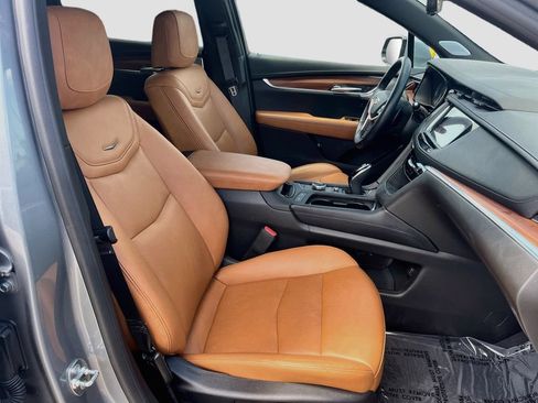 Used 2025 Cadillac XT5 Premium Luxury w/ Technology Package FWD image 30