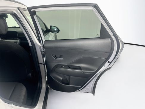 Used 2025 Hyundai Kona SEL FWD image 31