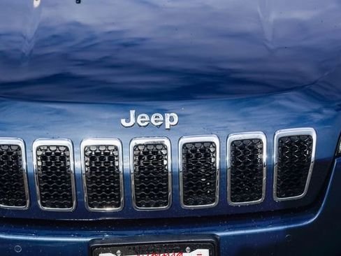 Used 2019 Jeep Cherokee Limited w/ Technology Group image 11