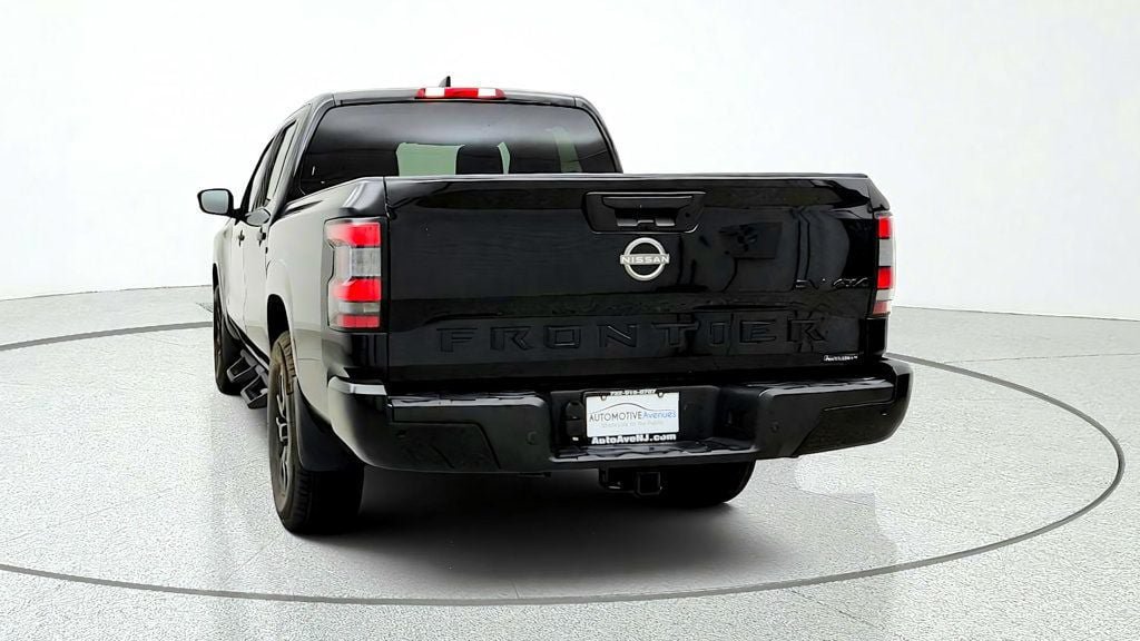 Used 2023 Nissan Frontier SV w/ Midnight Edition Package AWD/4WD image 7