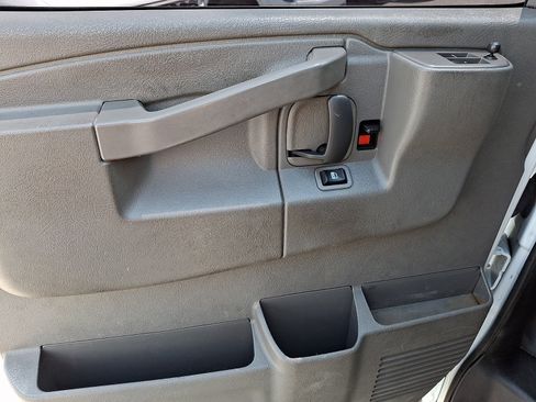 Used 2022 Chevrolet Express 2500 w/ Communications Package RWD image 12