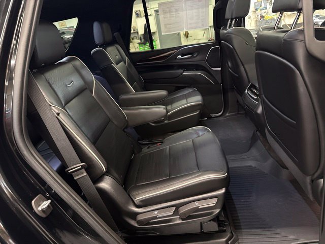Used 2022 Cadillac Escalade Premium Luxury AWD/4WD image 27