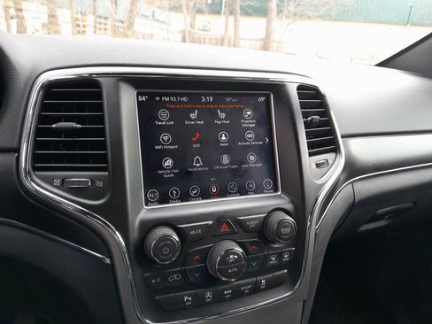 Used 2018 Jeep Grand Cherokee Limited image 20