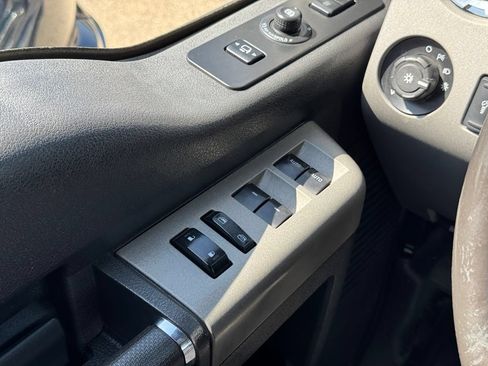 Used 2016 Ford F350 Lariat w/ Lariat Ultimate Package AWD/4WD image 32