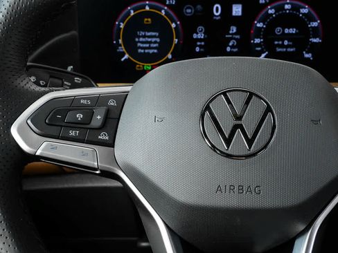 New 2026 Volkswagen Tiguan SEL R-Line AWD/4WD image 10