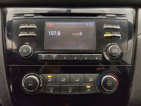 Used 2016 Nissan Rogue S w/ Appearance Package FWD image 25