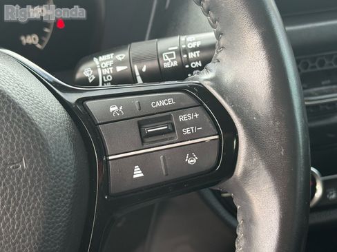 Used 2025 Honda HR-V EX-L image 17