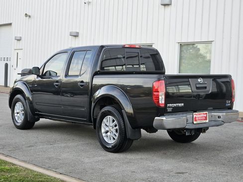 Used 2018 Nissan Frontier SV image 4