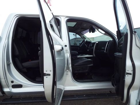 Used 2015 RAM 1500 Laramie AWD/4WD image 27