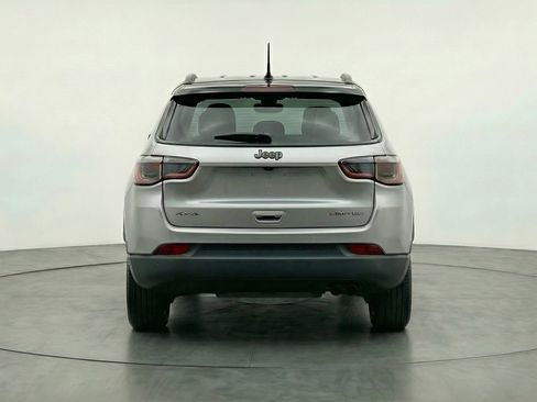Used 2025 Jeep Compass Trailhawk AWD/4WD image 7