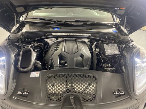 Used 2024 Porsche Macan image 26