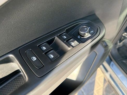 Certified 2023 Volkswagen Taos SE w/ Panoramic Sunroof Package image 13