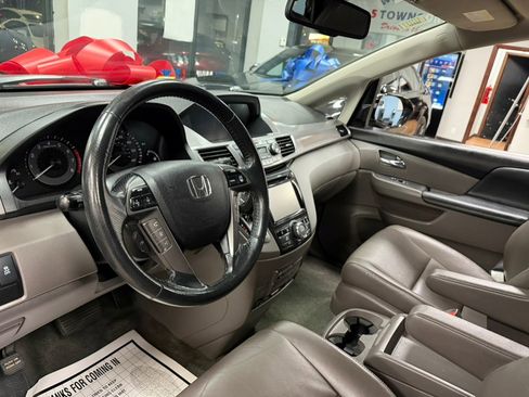 Used 2016 Honda Odyssey Touring Elite image 17