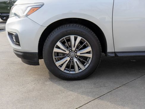 Used 2019 Nissan Pathfinder SL image 31